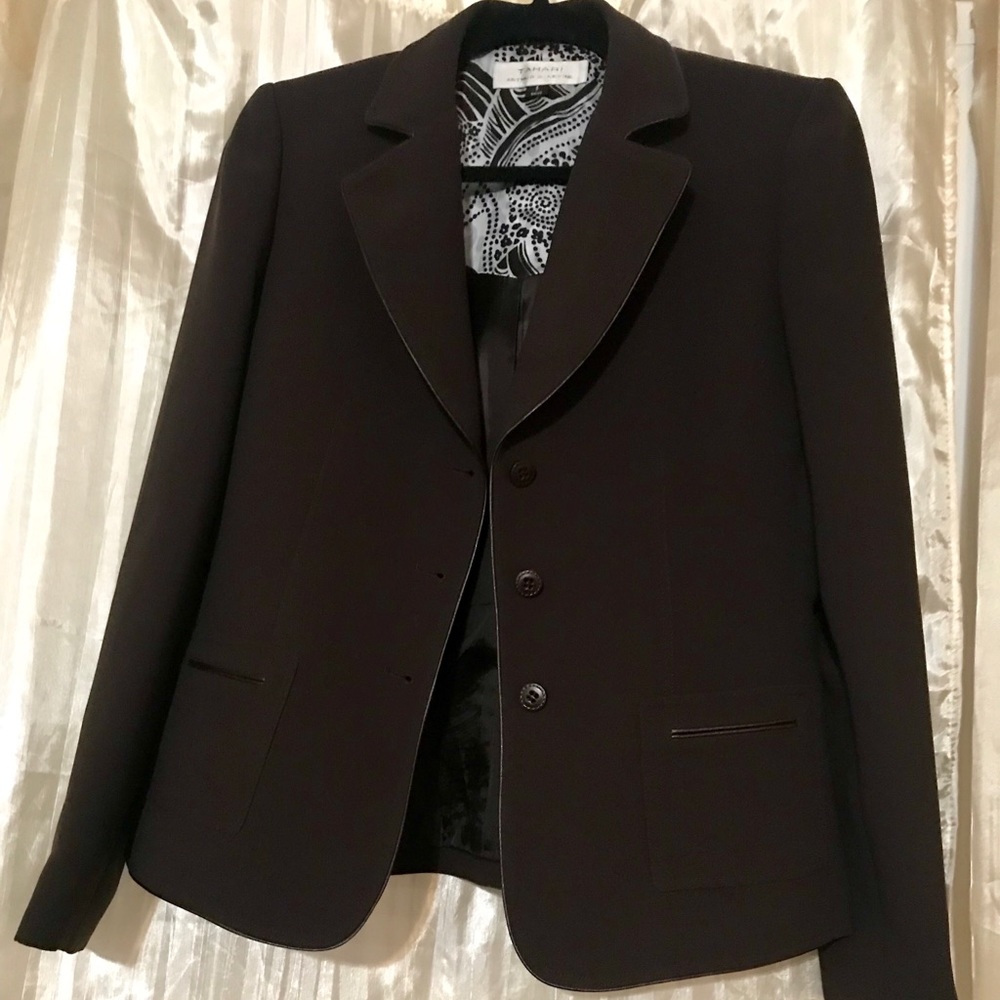 Tahari women blazer size 6 brown faux pockets